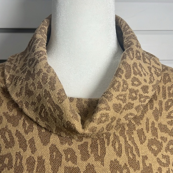 Chico’s Leopard Print Silk Blend 3/4 Flared Sleeve Cowl Neck Sweater Size 0 - Picture 4 of 8